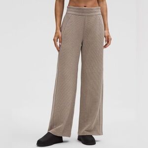 lululemon scuba mid-rise wide leg pant waffle